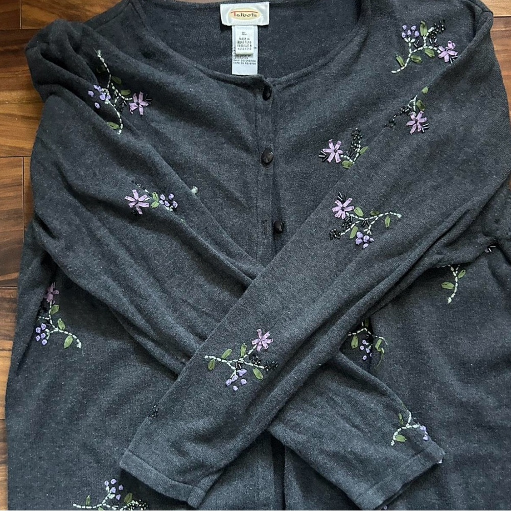 Women’s floral y2k vintage beaded floral cardigan size large
